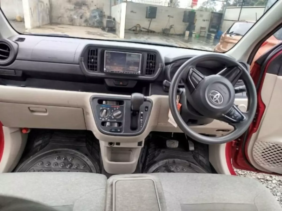 interiorFront
