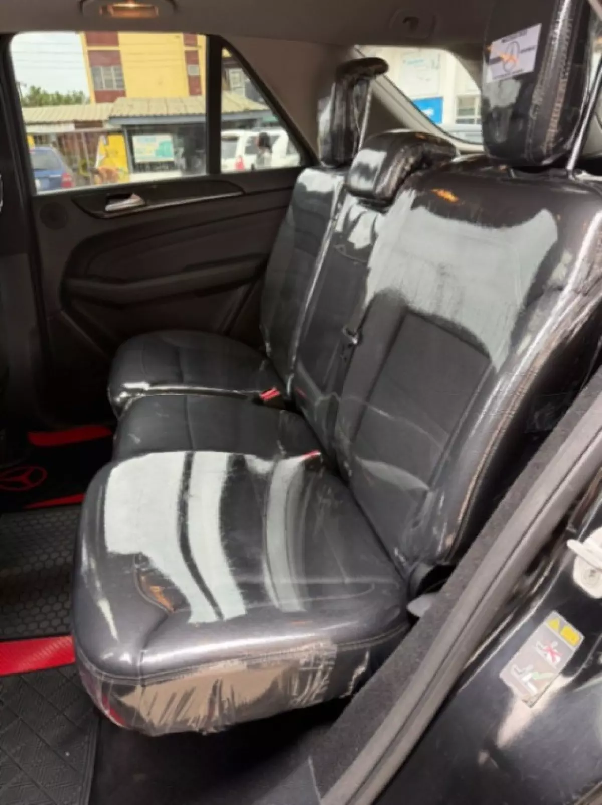interiorBack
