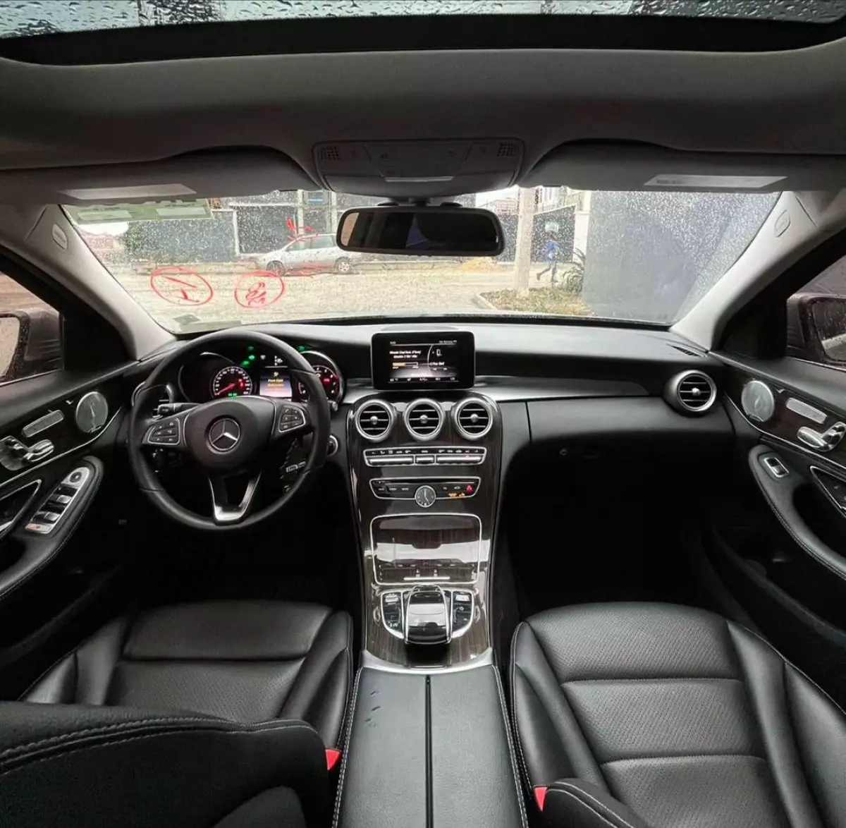 interiorFront