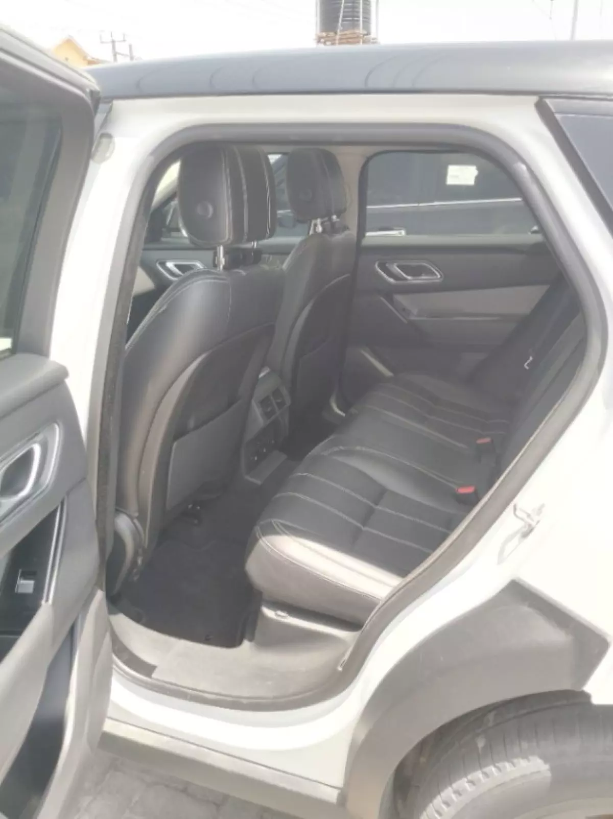 interiorBack
