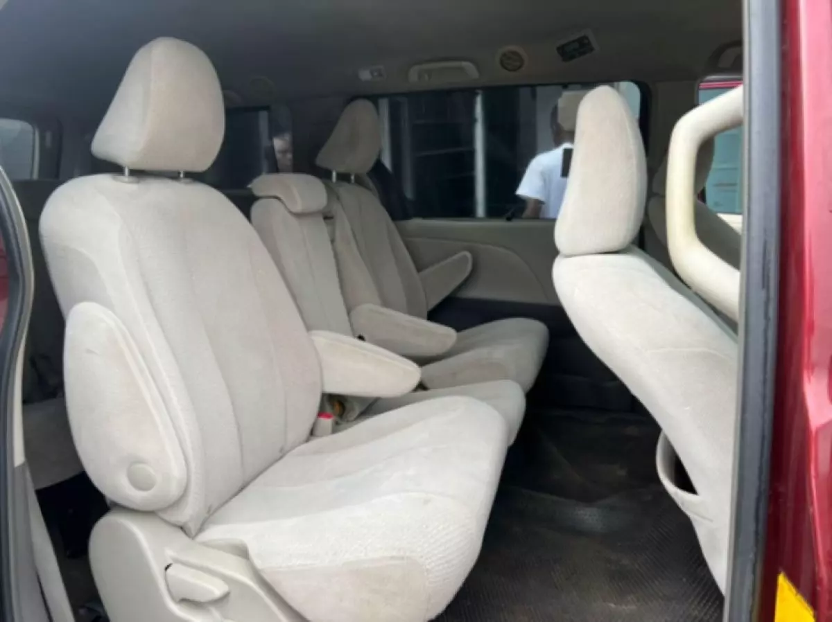 interiorBack