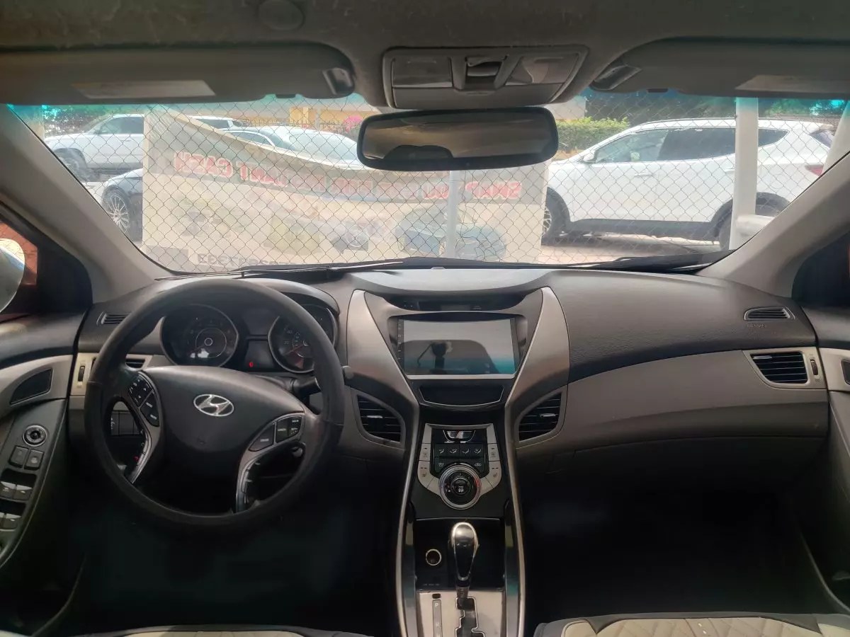 interiorFront
