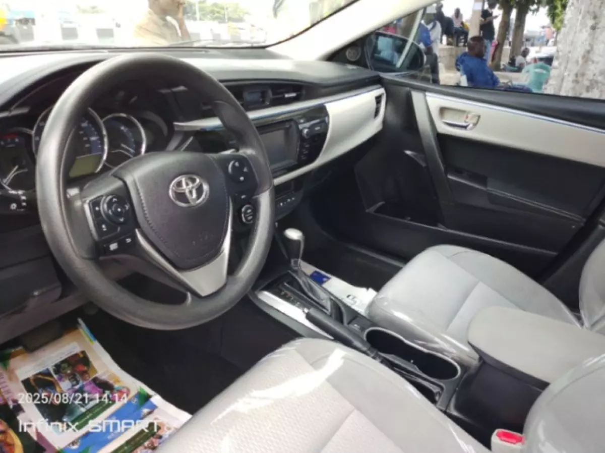 interiorFront