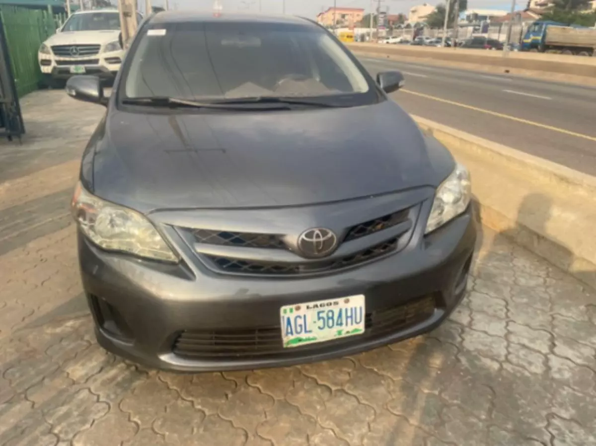 Toyota Corolla   - 2012