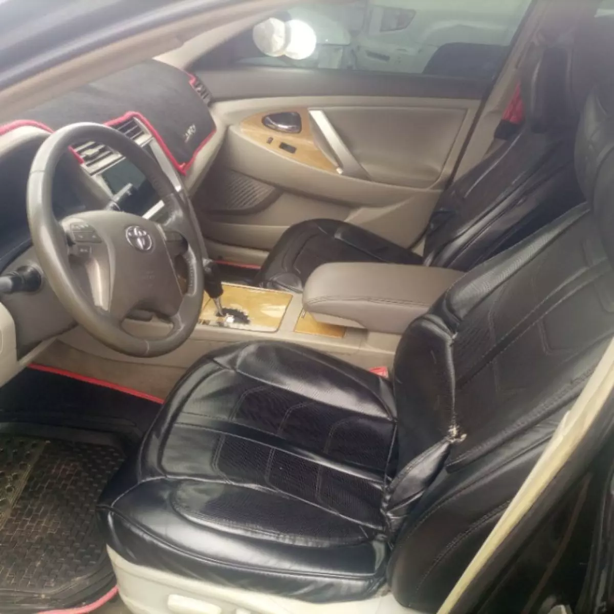 interiorFront