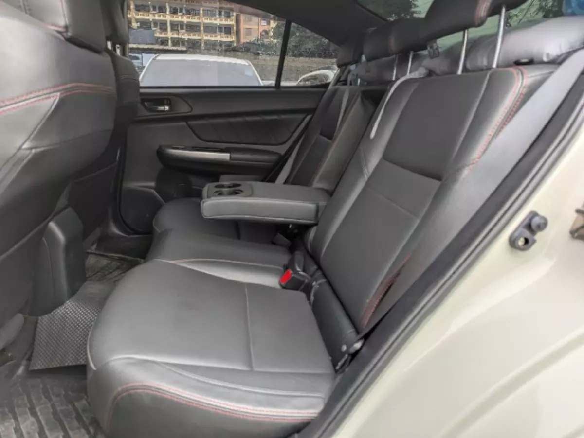 interiorBack
