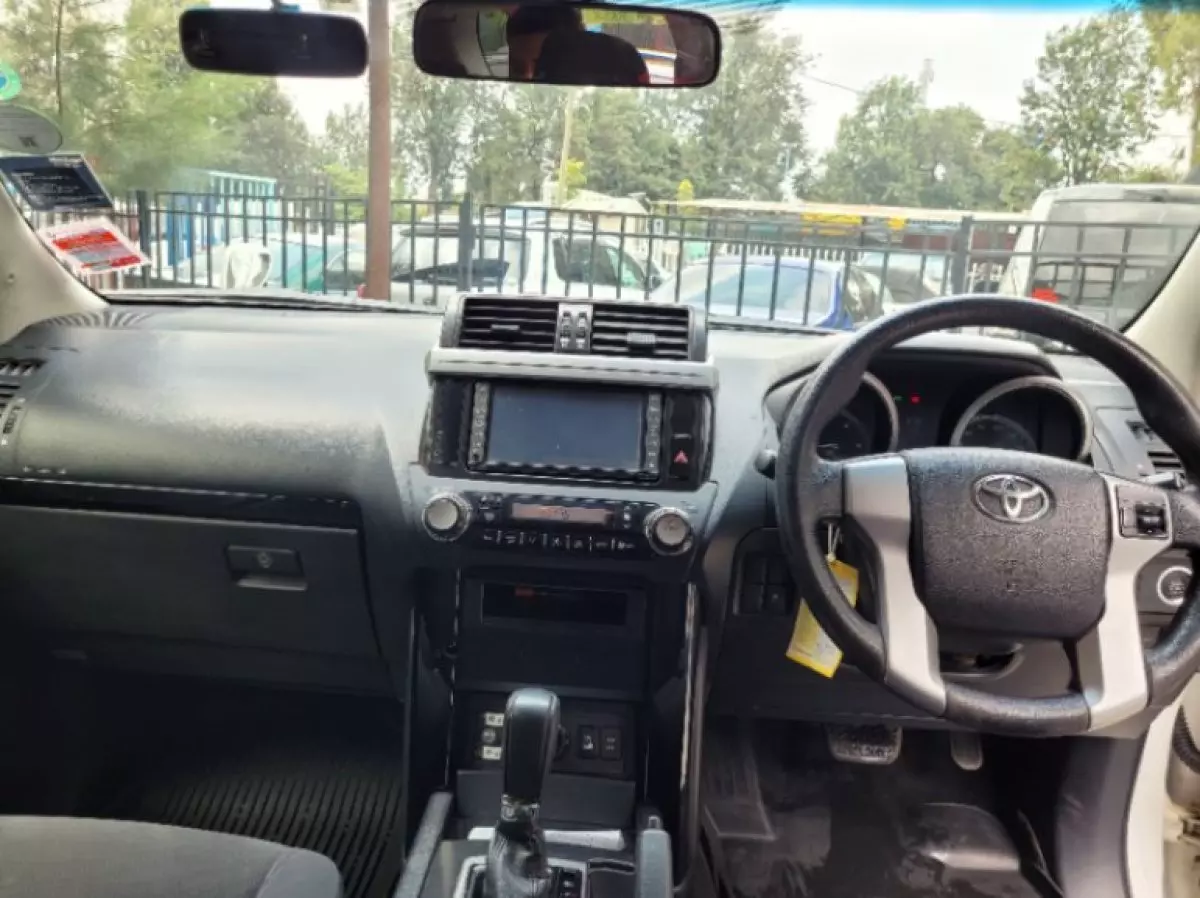 interiorFront