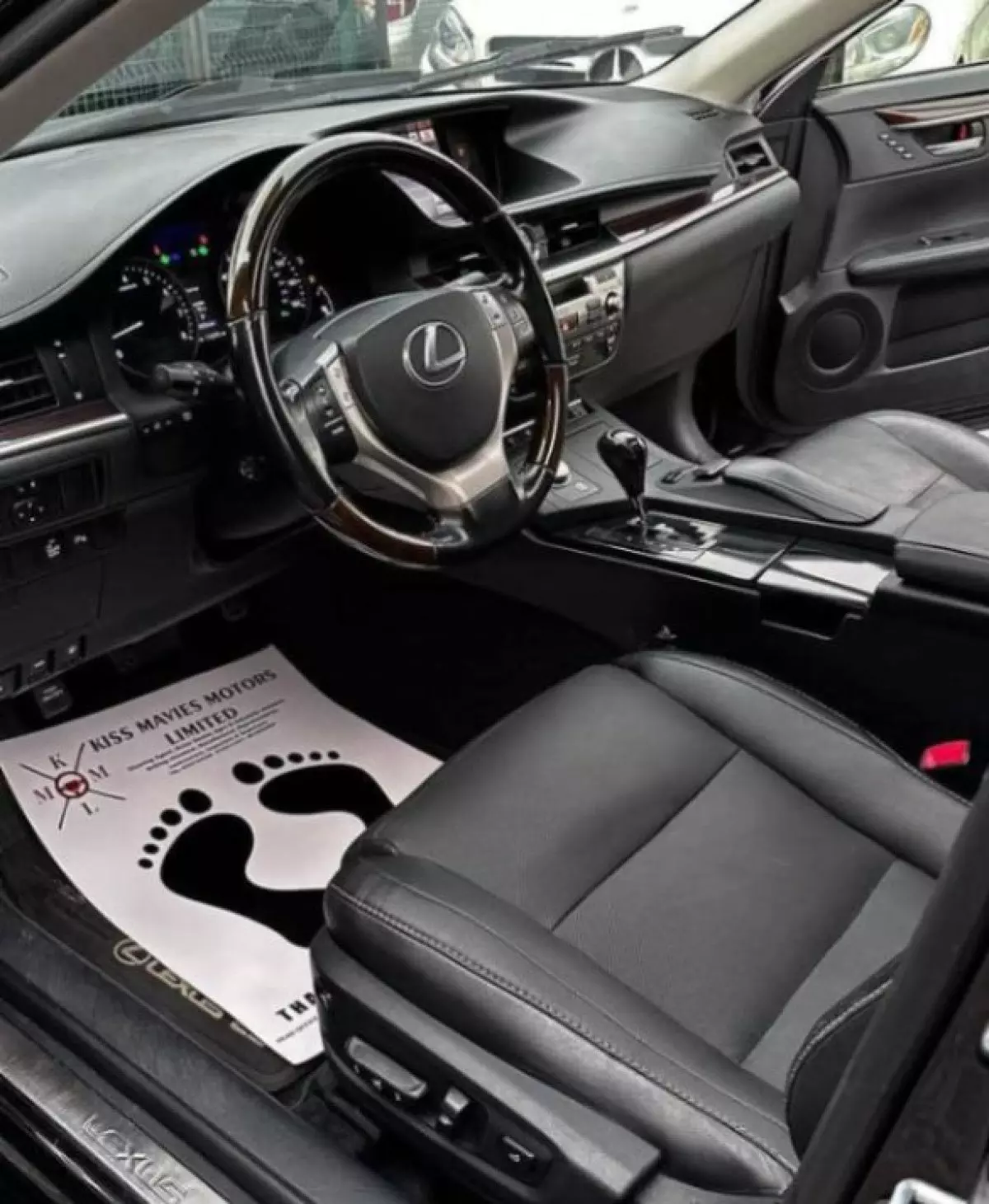 interiorFront