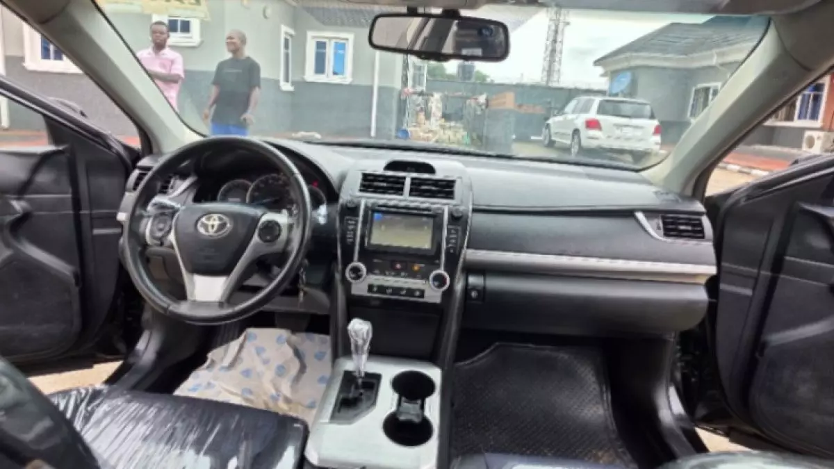 interiorFront