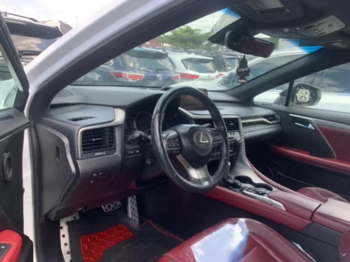 interiorFront