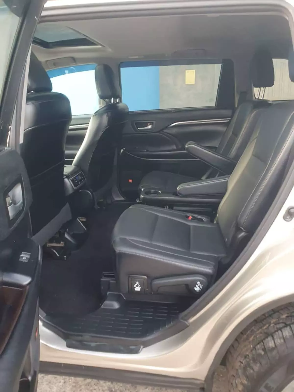 interiorBack