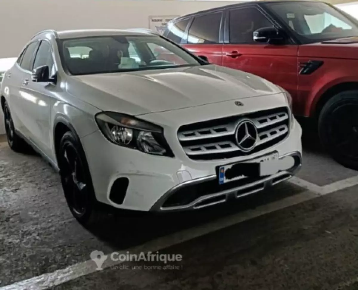 Mercedes-Benz CLA 180   - 2018