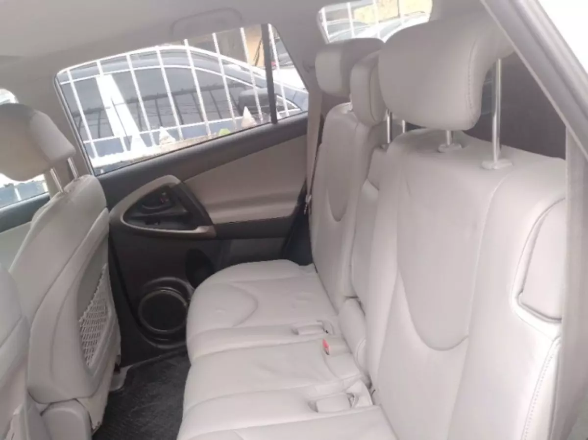 interiorBack