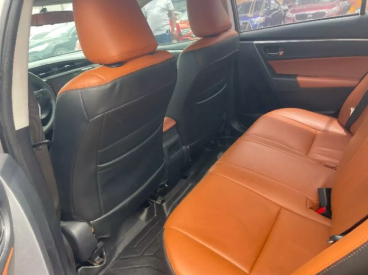 interiorBack