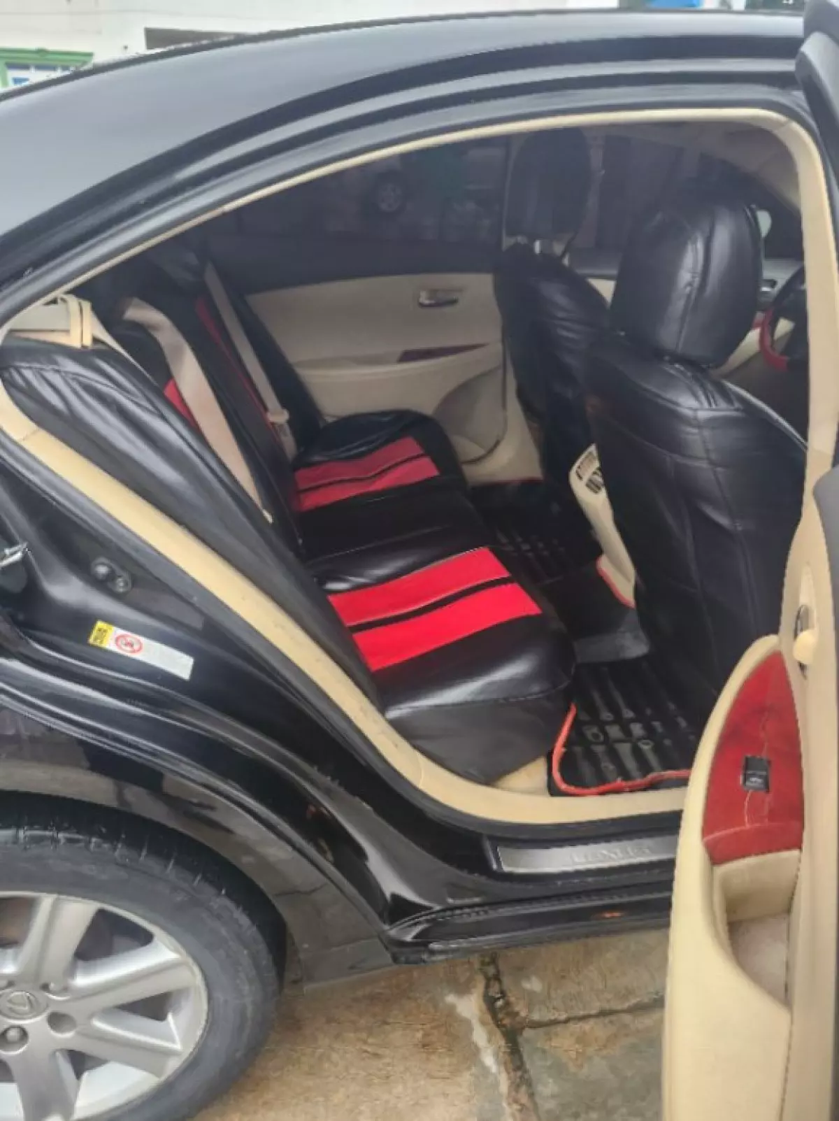 interiorBack