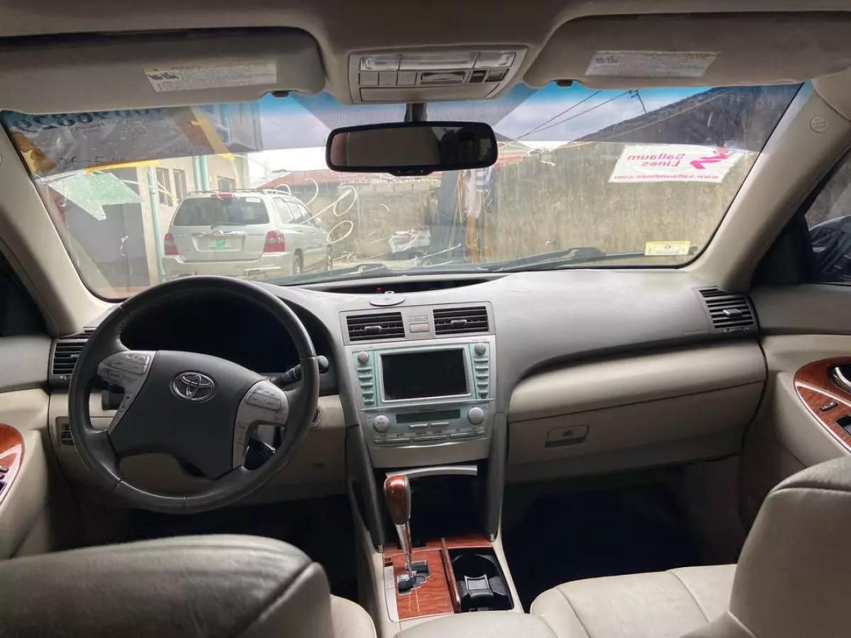 interiorFront