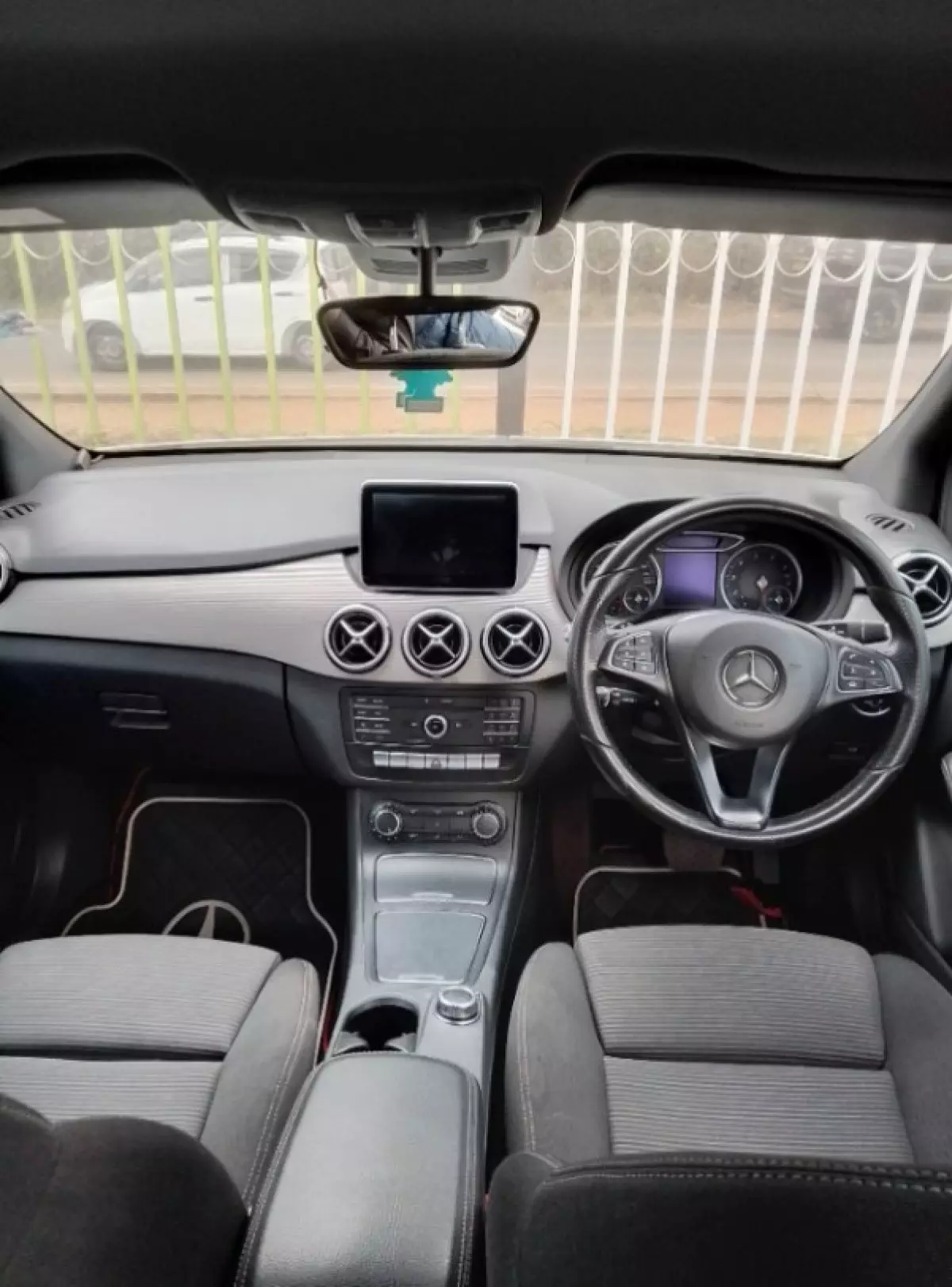interiorFront