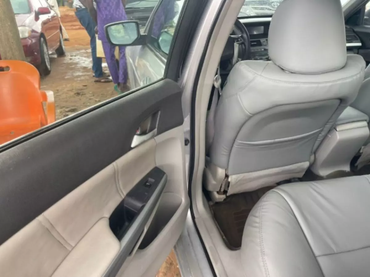 interiorBack