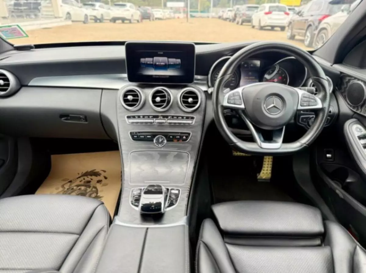 interiorFront