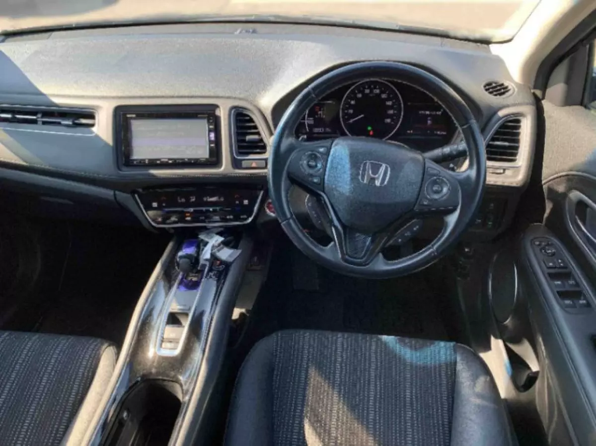 interiorFront