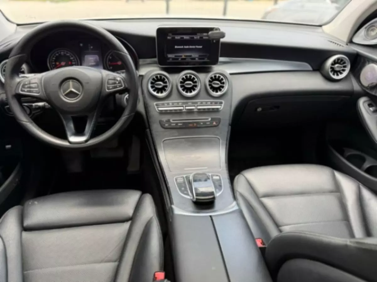 interiorFront