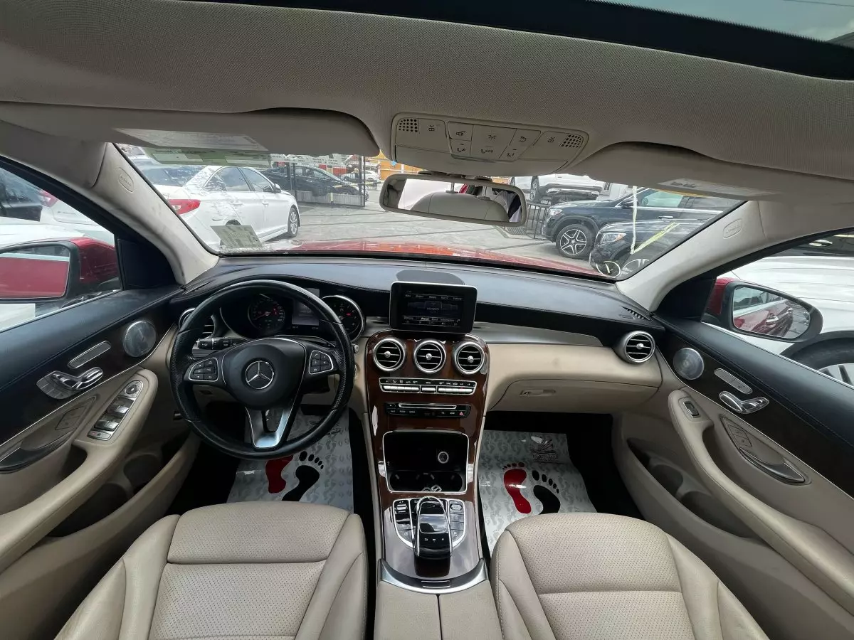 interiorFront