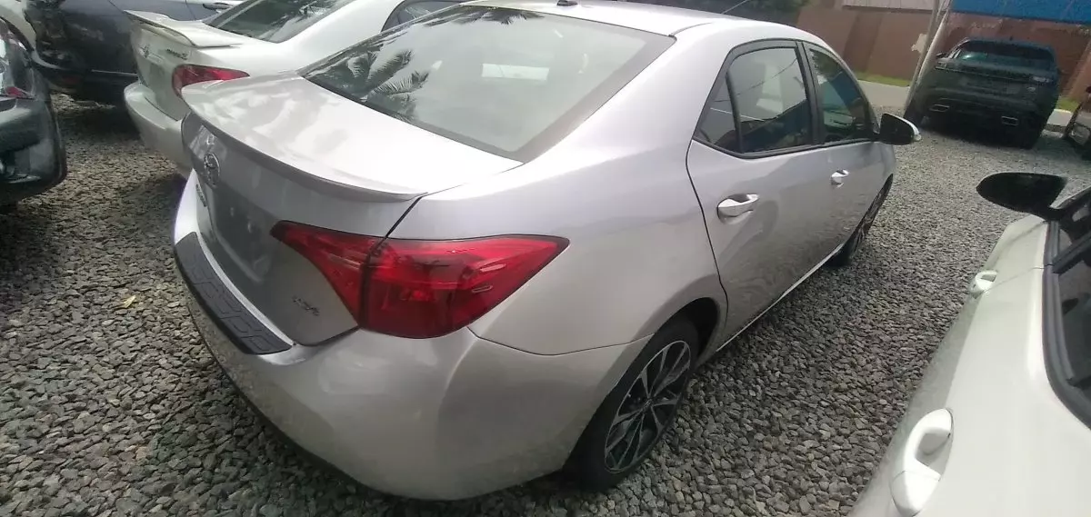 car Right Back