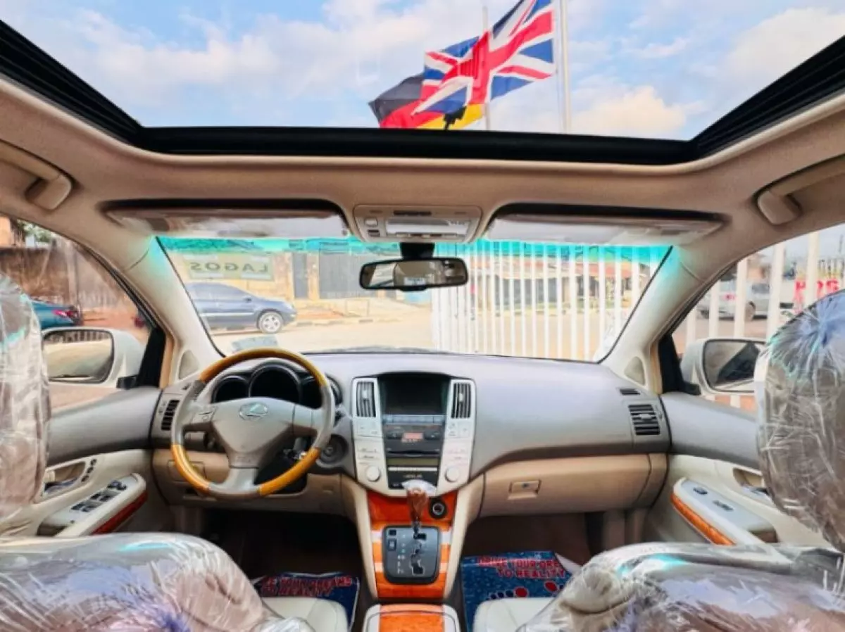 interiorFront