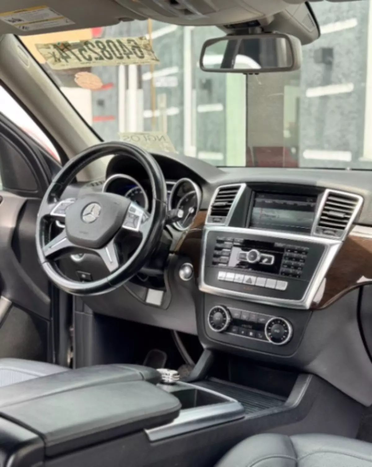 interiorFront