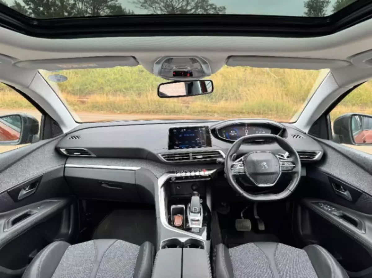 interiorFront