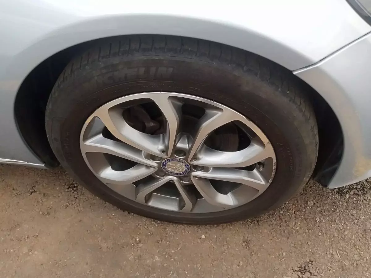 tyre2
