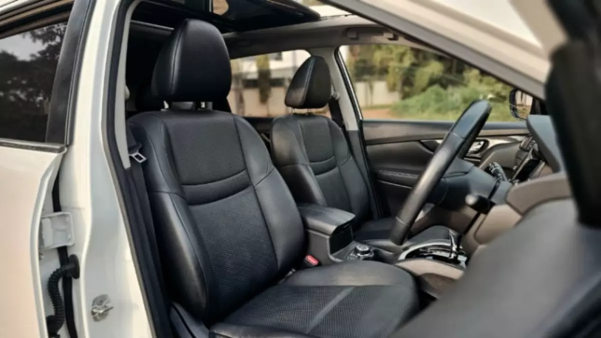 interiorFront