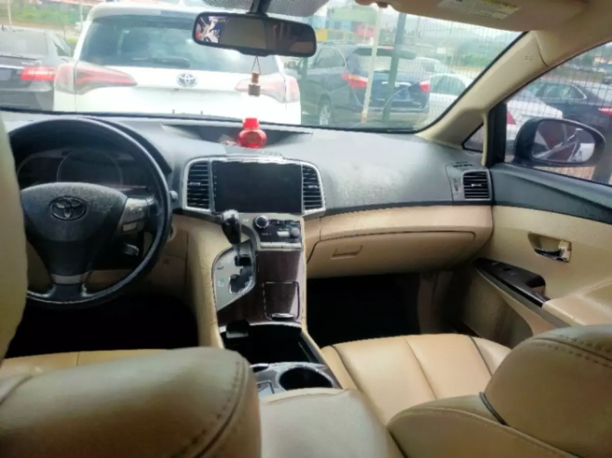 interiorFront