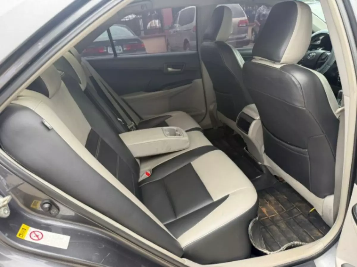 interiorBack