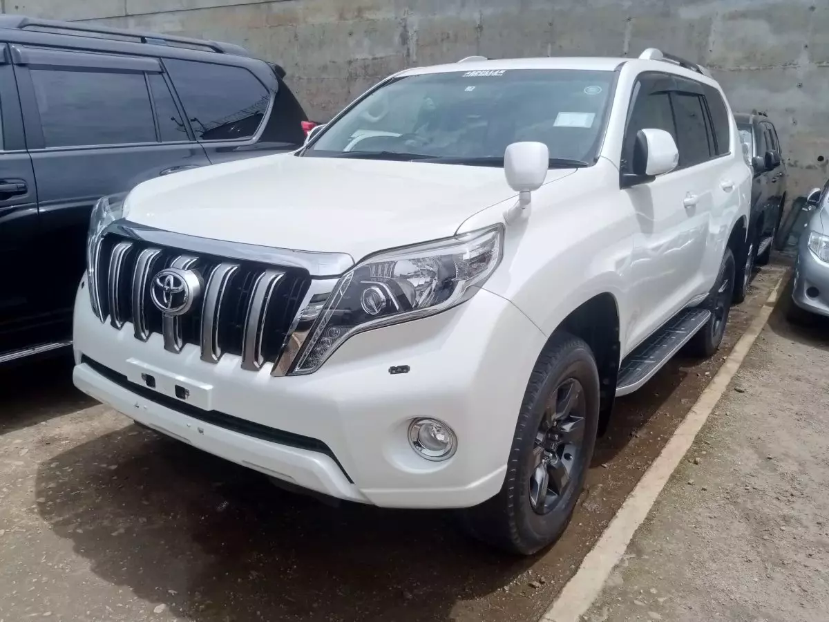 Toyota Land Cruiser Prado TX L - 2014