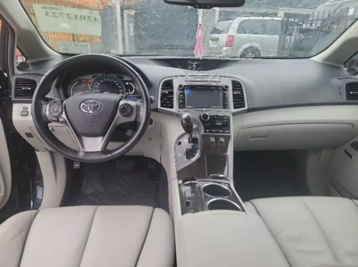 interiorFront