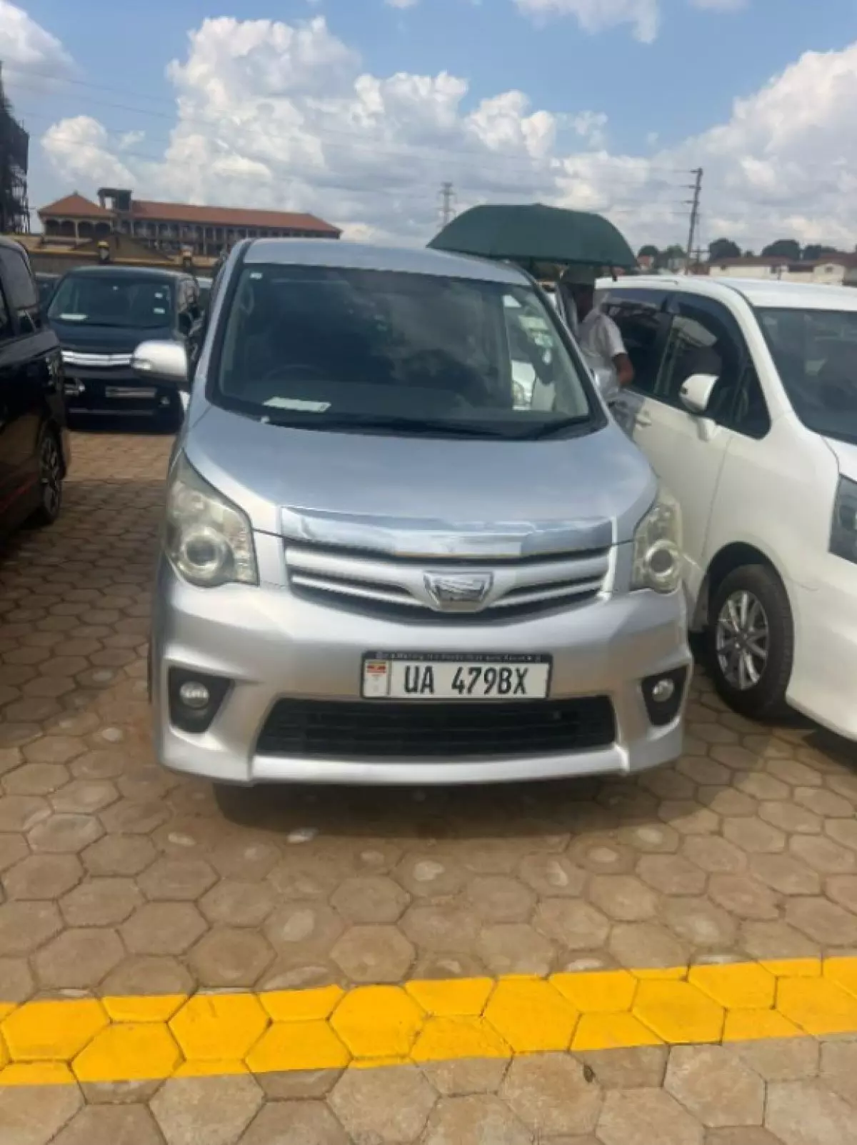 Toyota Noah - 2010