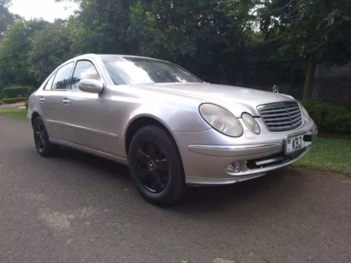 Mercedes-Benz E200 - 2003