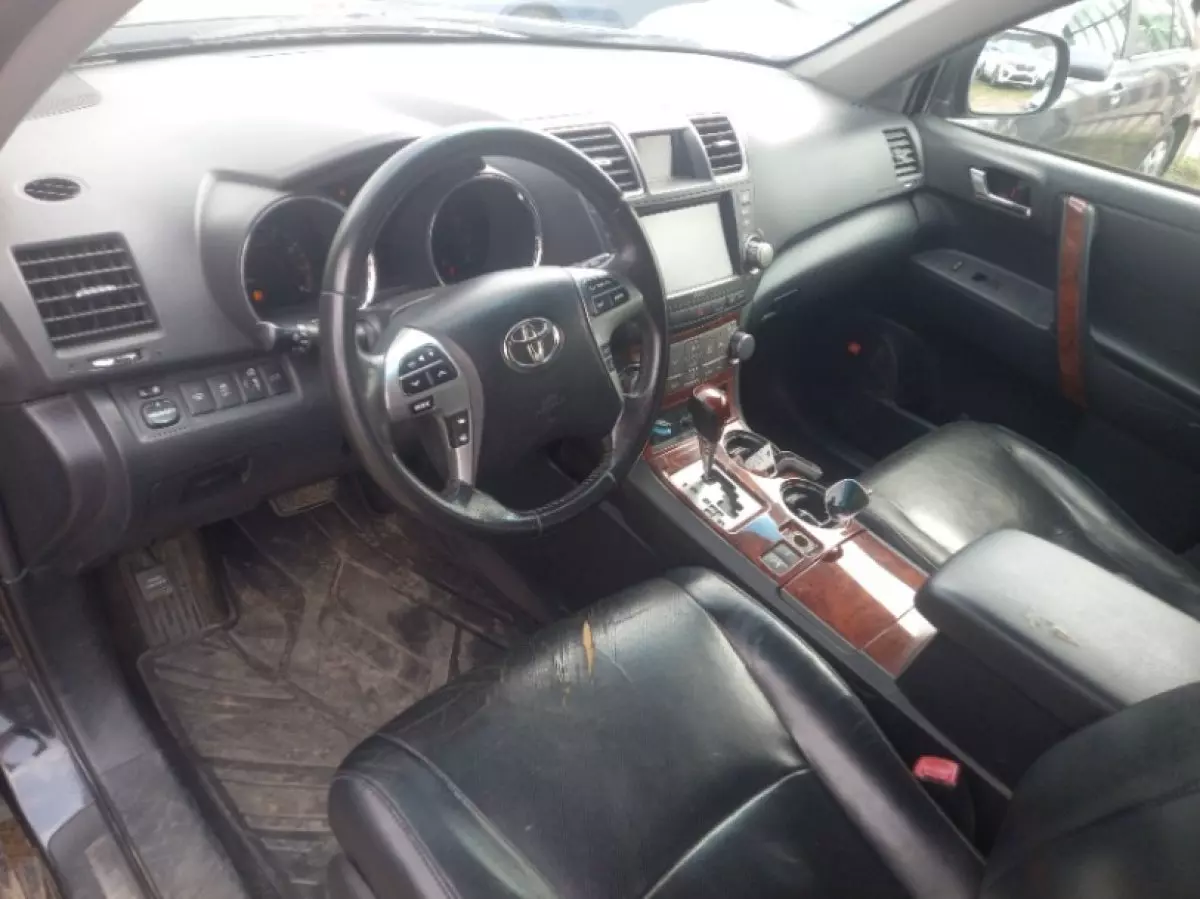 Toyota Highlander - 2011