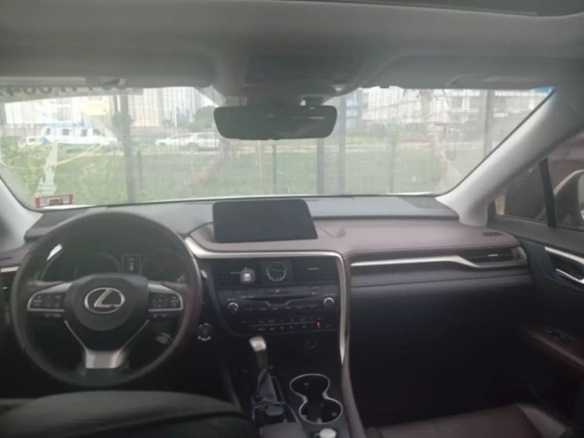 interiorFront
