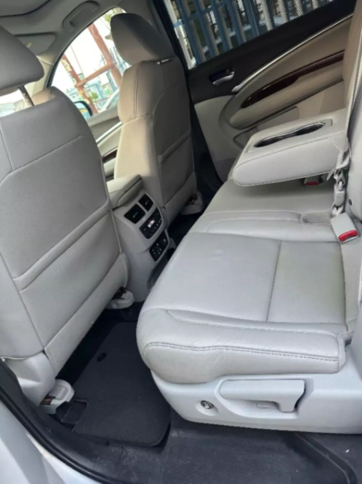 interiorBack