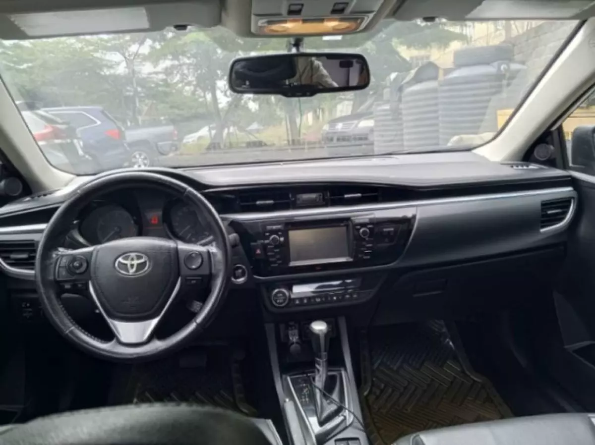 interiorFront