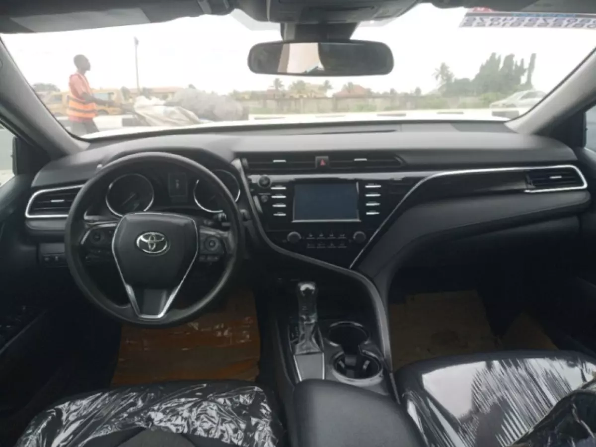 interiorFront