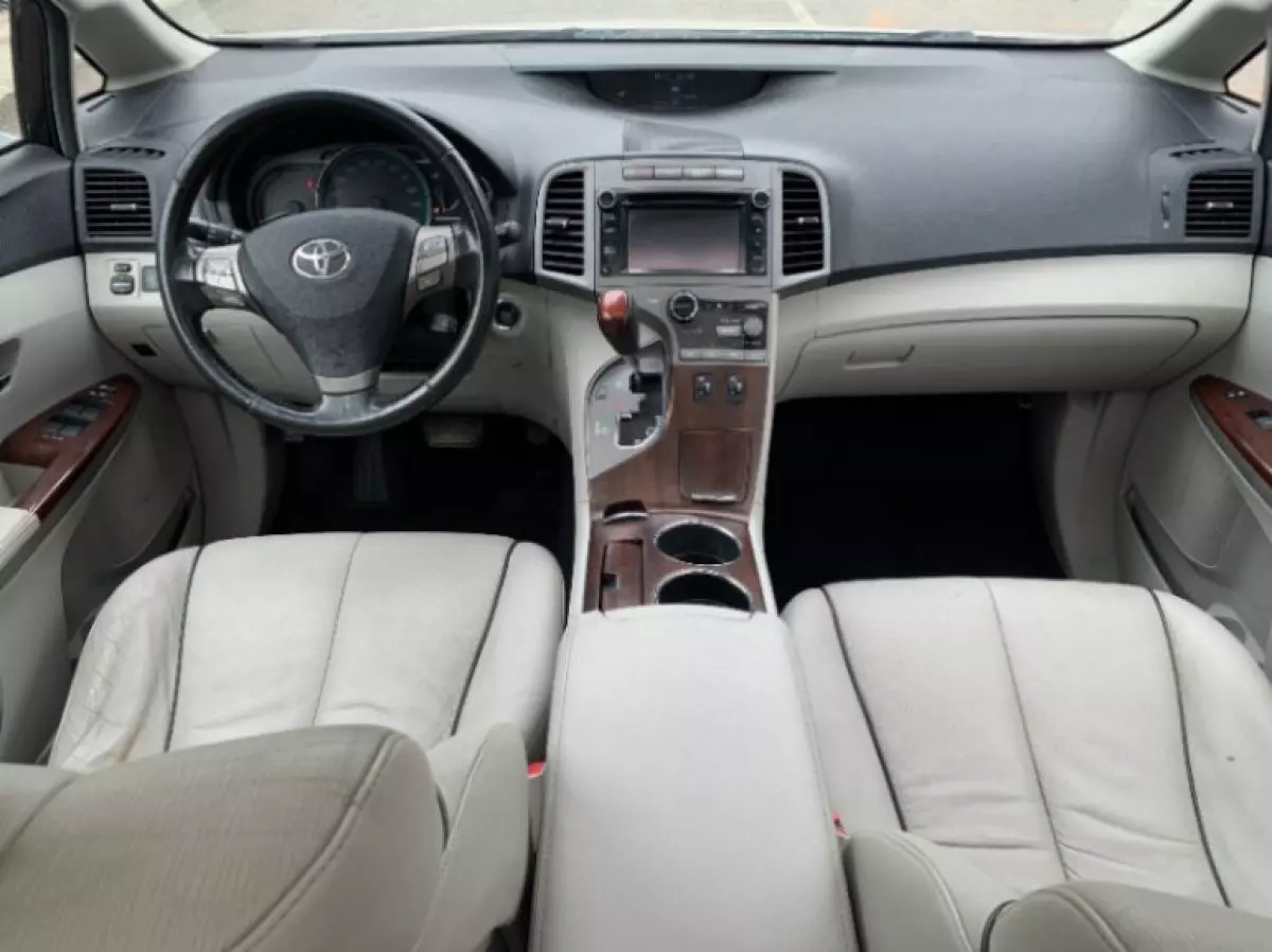 interiorFront