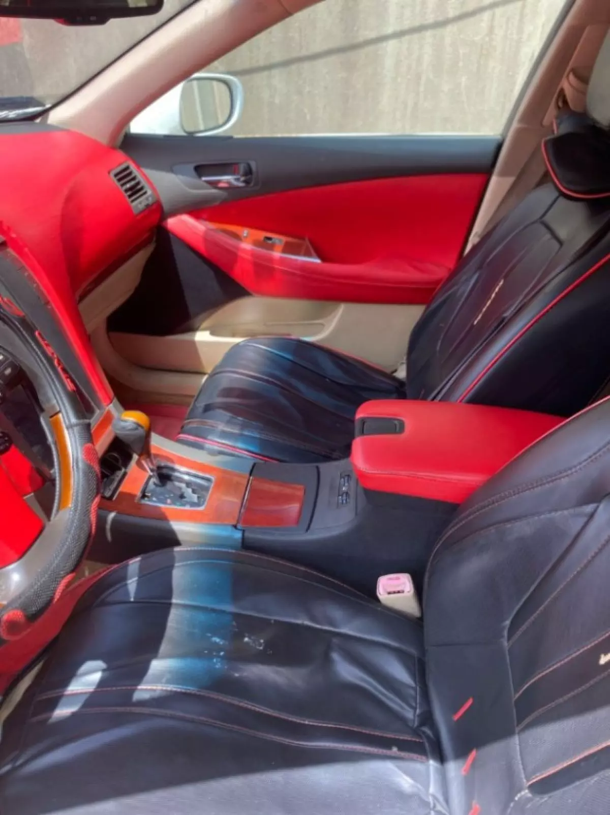 interiorFront