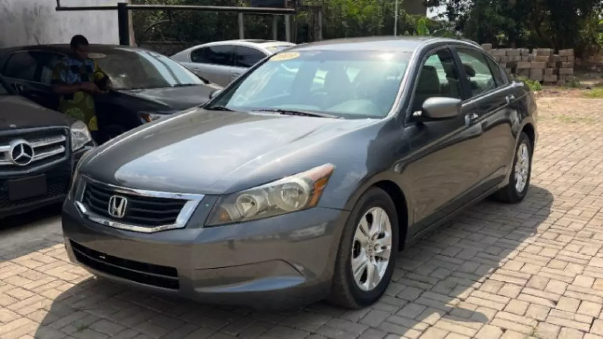 Honda Accord - 2009