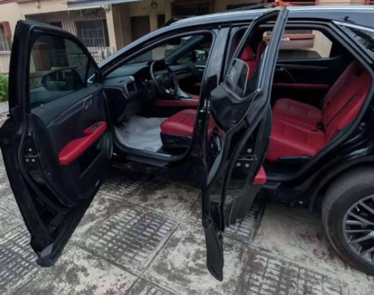 interiorBack