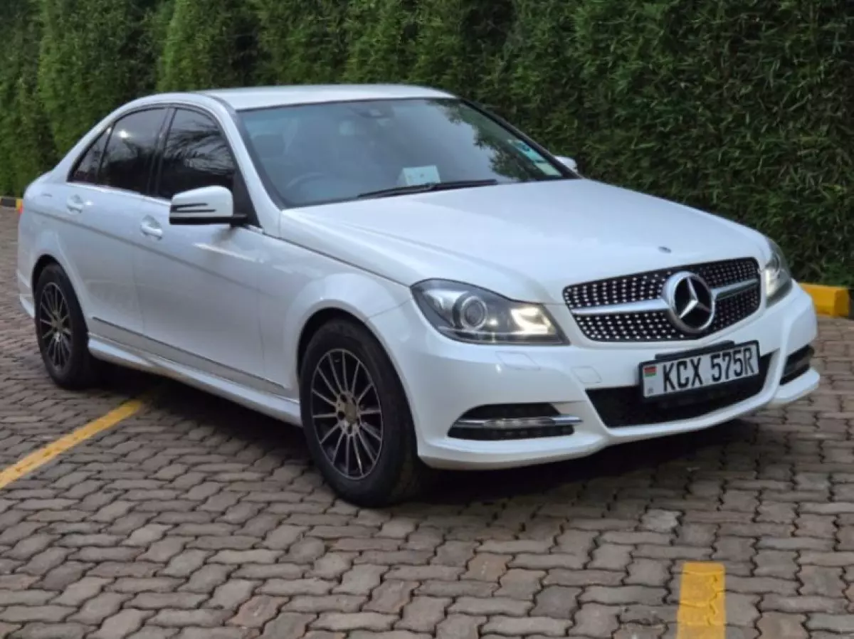 Mercedes-Benz C 180 - 2012
