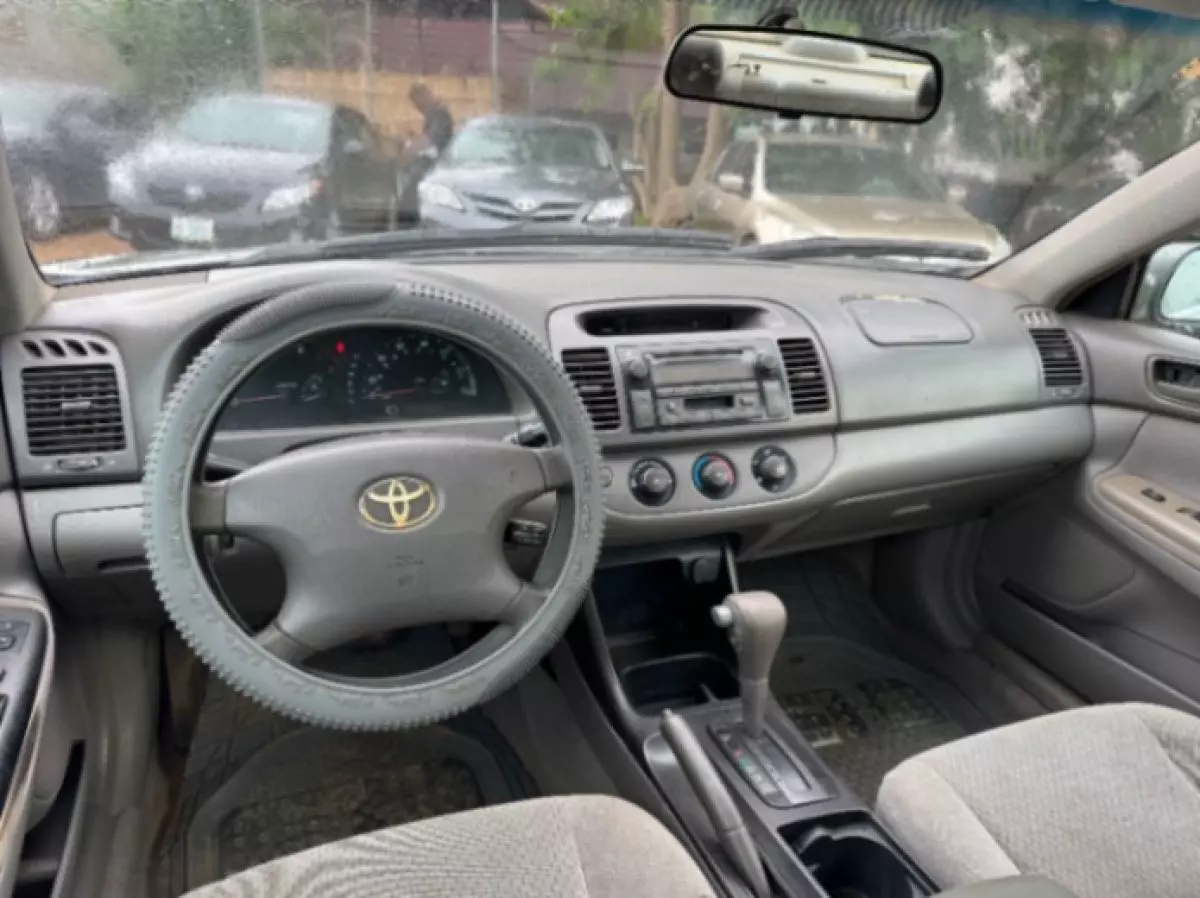 interiorFront