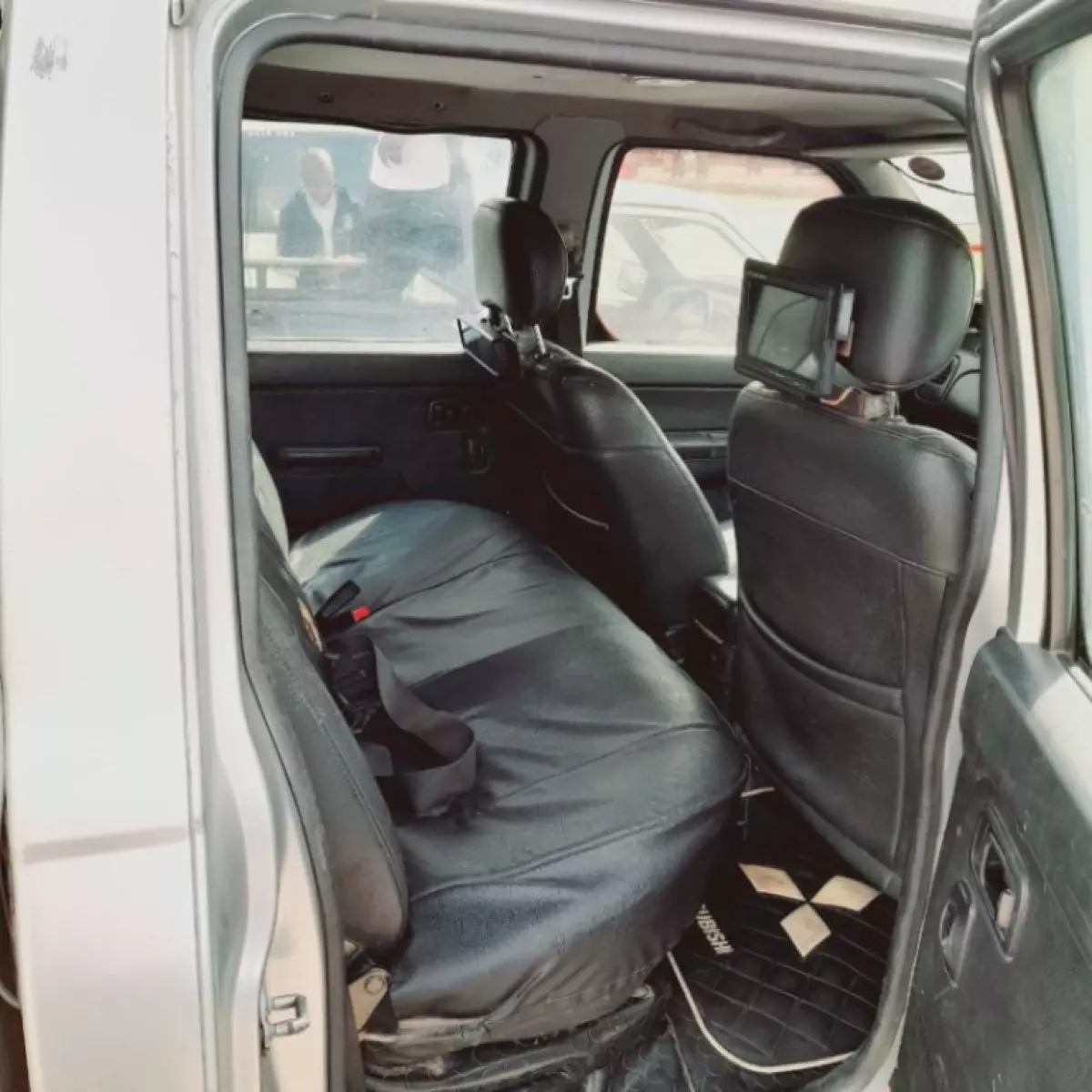 interiorBack